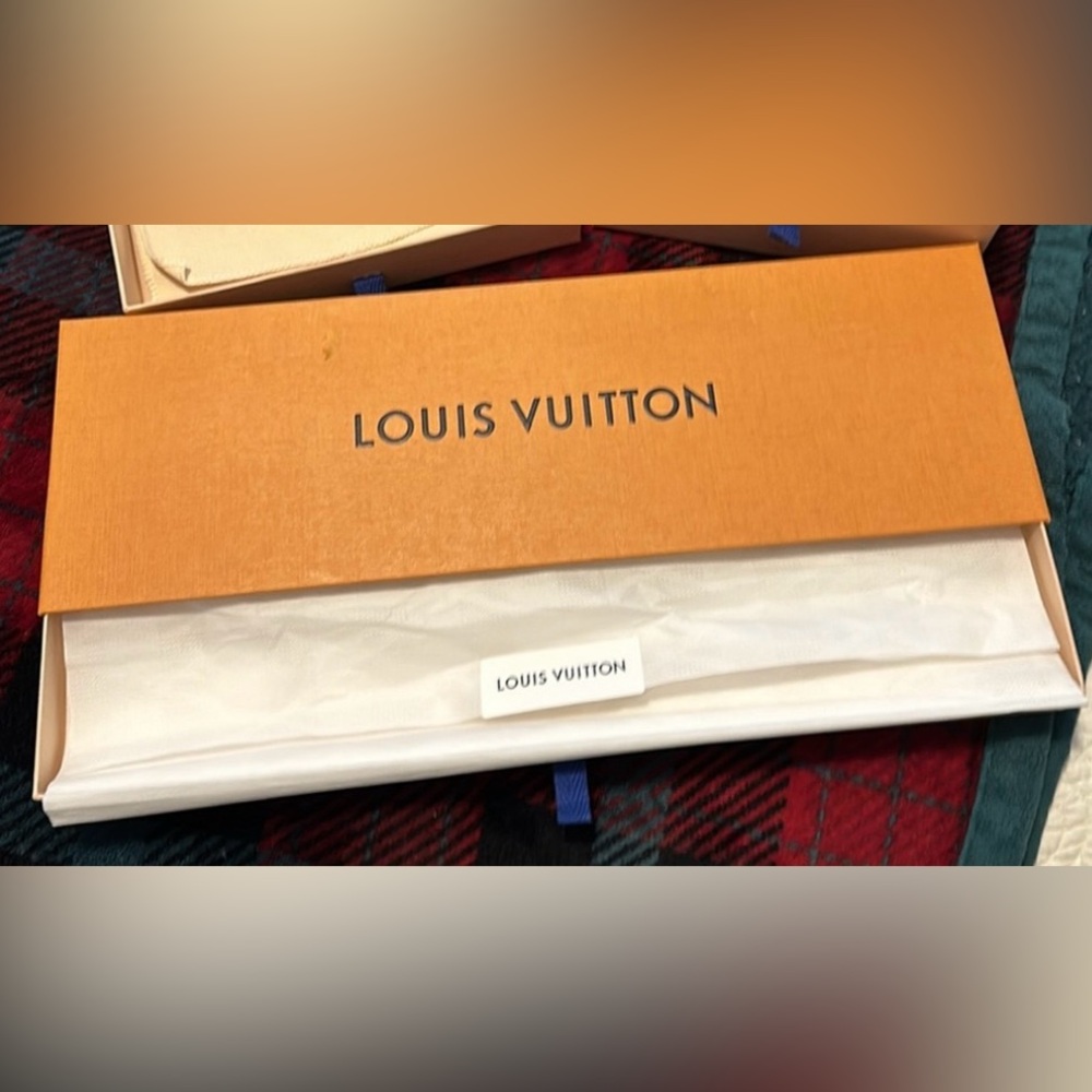 Louis Vuitton Box and tissue